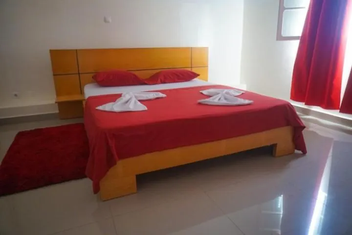 Hotel 3M Tours Vila Nova Sintra