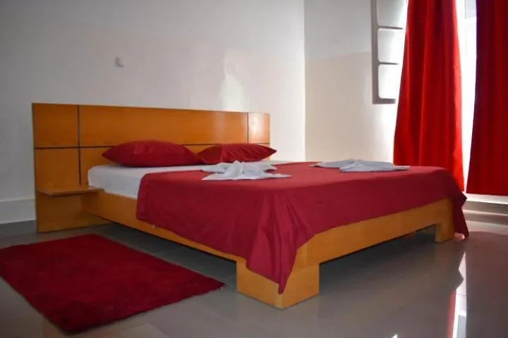 Hotel 3M Tours Vila Nova Sintra